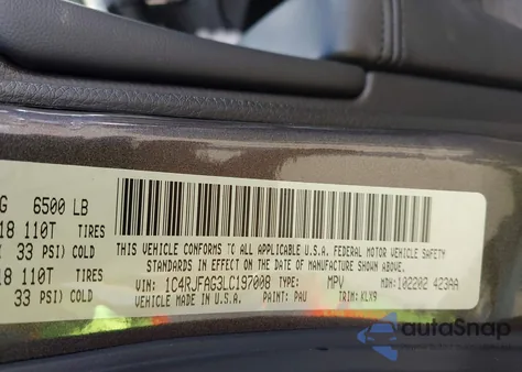 2020 Jeep Grand Cherokee Laredo E 4X4 from USA, damaged, VIN 1C4RJFAG3LC197008